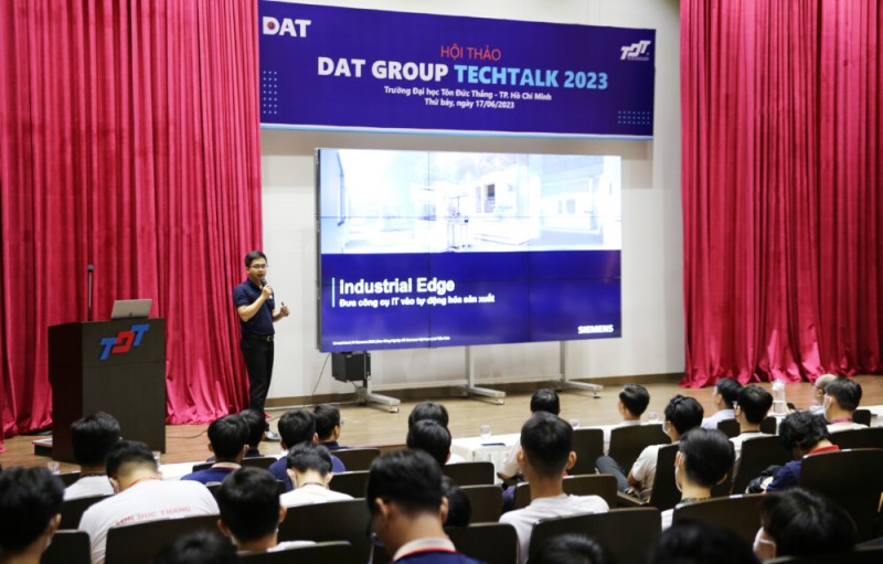 Hội thảo “DAT Group TechTalk 2023” nâng cao năng lực cạnh tranh cho hàng trăm sinh viên