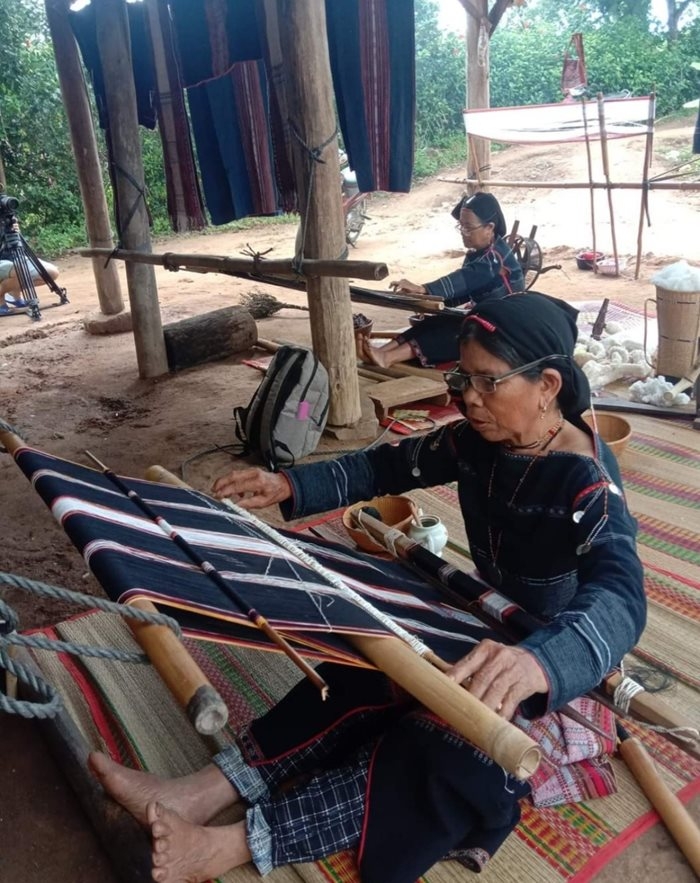 Du lịch văn hóa cộng đồng ở làng Mơ Hra – Đáp