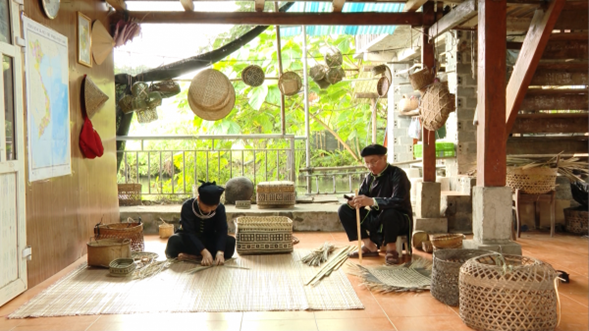 Giữ gìn, phát huy nghề đan lát với phát triển du lịch – Discover Hà Giang