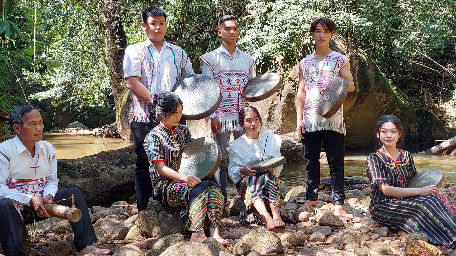 Nối mạch văn hóa đại ngàn