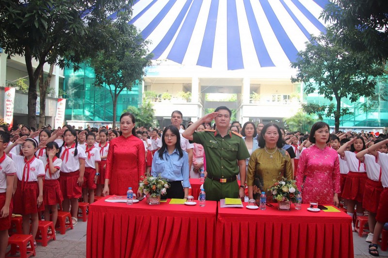 Tiểu học Dịch Vọng A tiếp tục triển khai các giải pháp nâng cao chất lượng giáo dục toàn diện