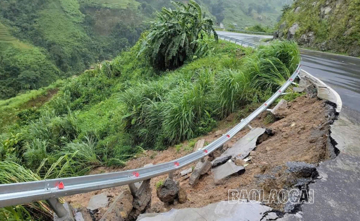 Lào Cai: Mưa lũ do hoàn lưu bão số 3 khiến nhiều tuyến đường sạt lở nghiêm trọng