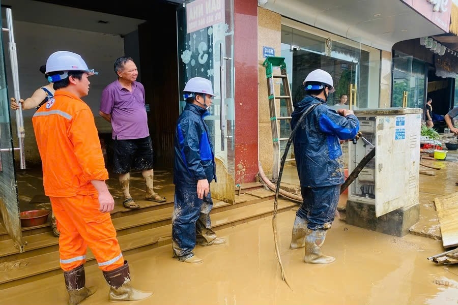 Lào Cai chung sức, nỗ lực khắc phục hậu quả nặng nề do bão số 3 để lại