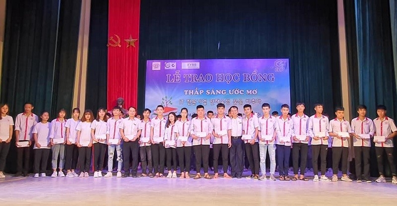 Trường Cao đẳng Công nghệ cao Hà Nội dành hàng chục tỷ đồng để tặng học bổng cho HSSV