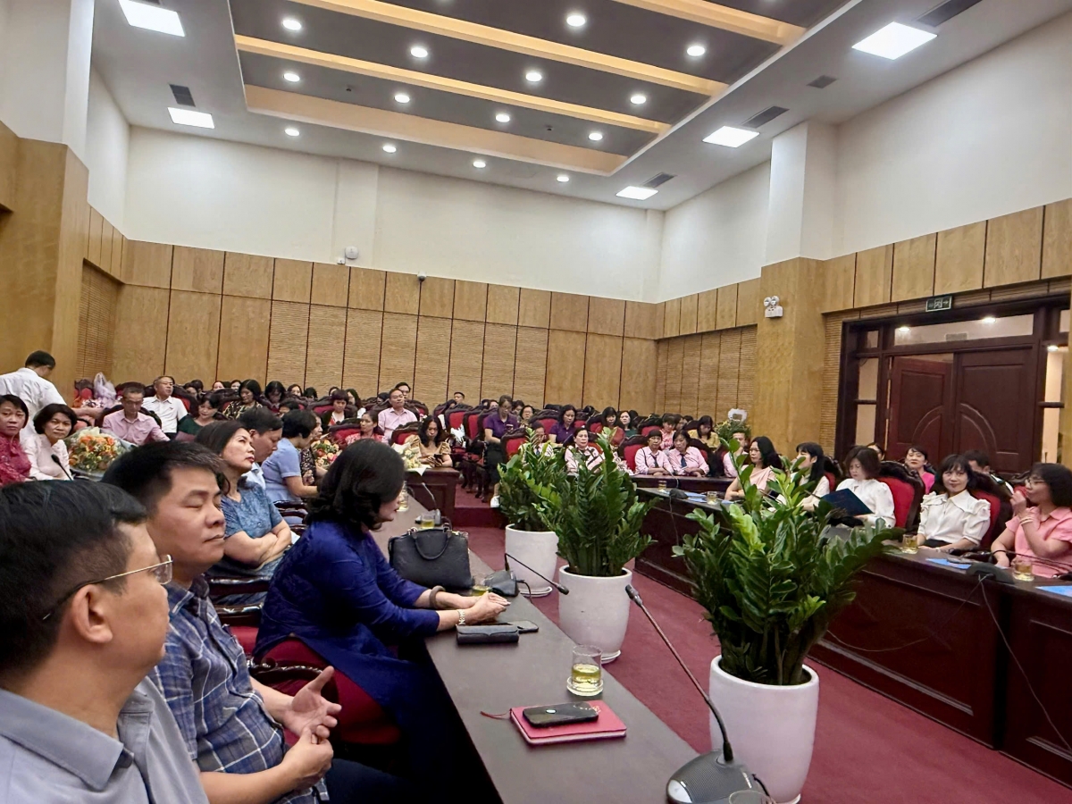 Hà Nội: Quận Ba Đình công bố quyết định luân chuyển, điều động, bổ nhiệm lại nhiều lãnh đạo nhà trường