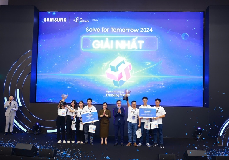 Trao giải cuộc thi Solve for Tomorrow 2024