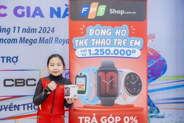 FPT Shop "thưởng nóng" 45 triệu đồng cho vận động viên nhí đạt 2 huy chương vàng giải trượt băng Tốc độ Đông Nam Á