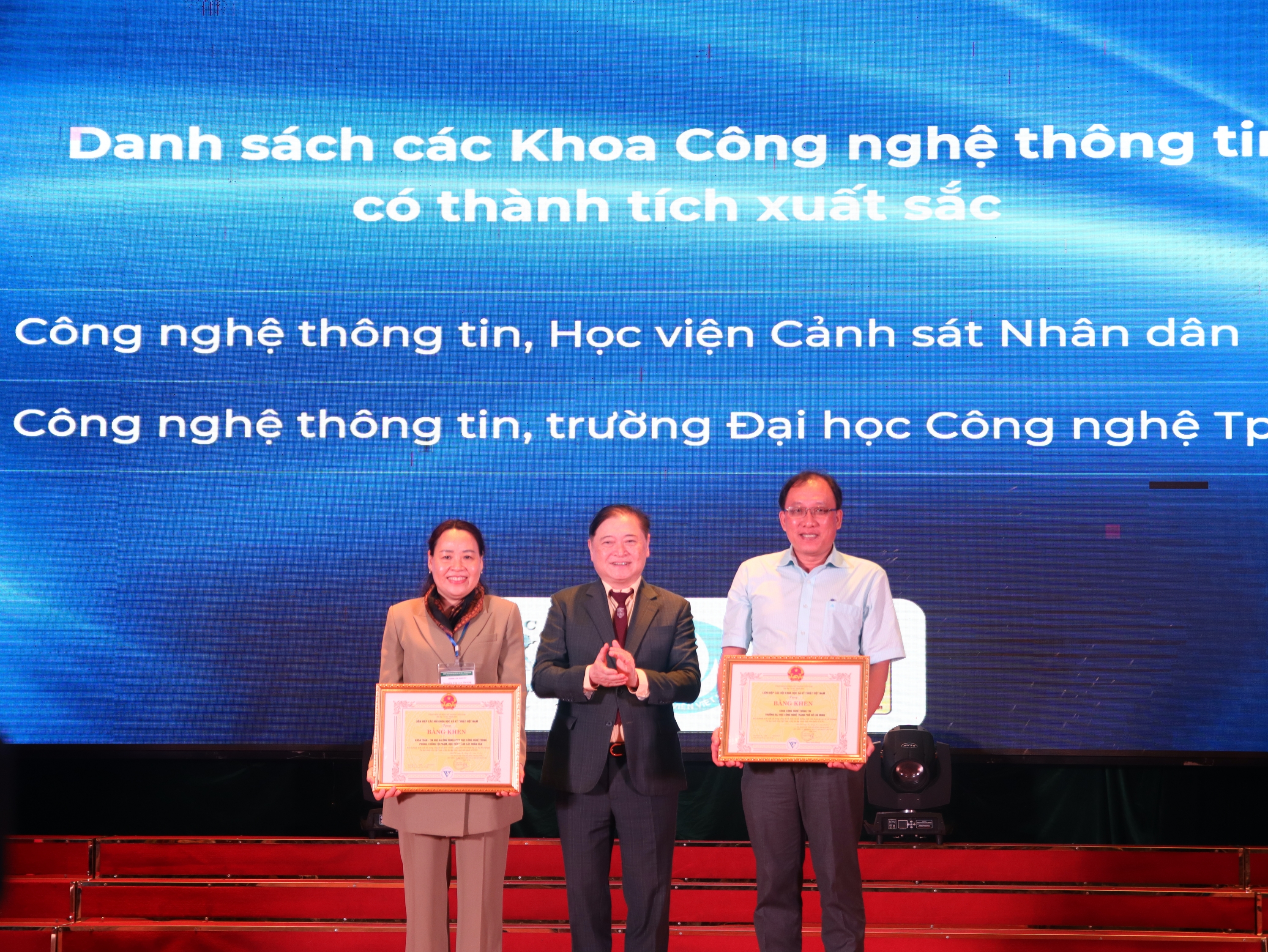 Chính thức khai mạc Kỳ thi Olympic Tin học Sinh viên Việt Nam lần thứ 33