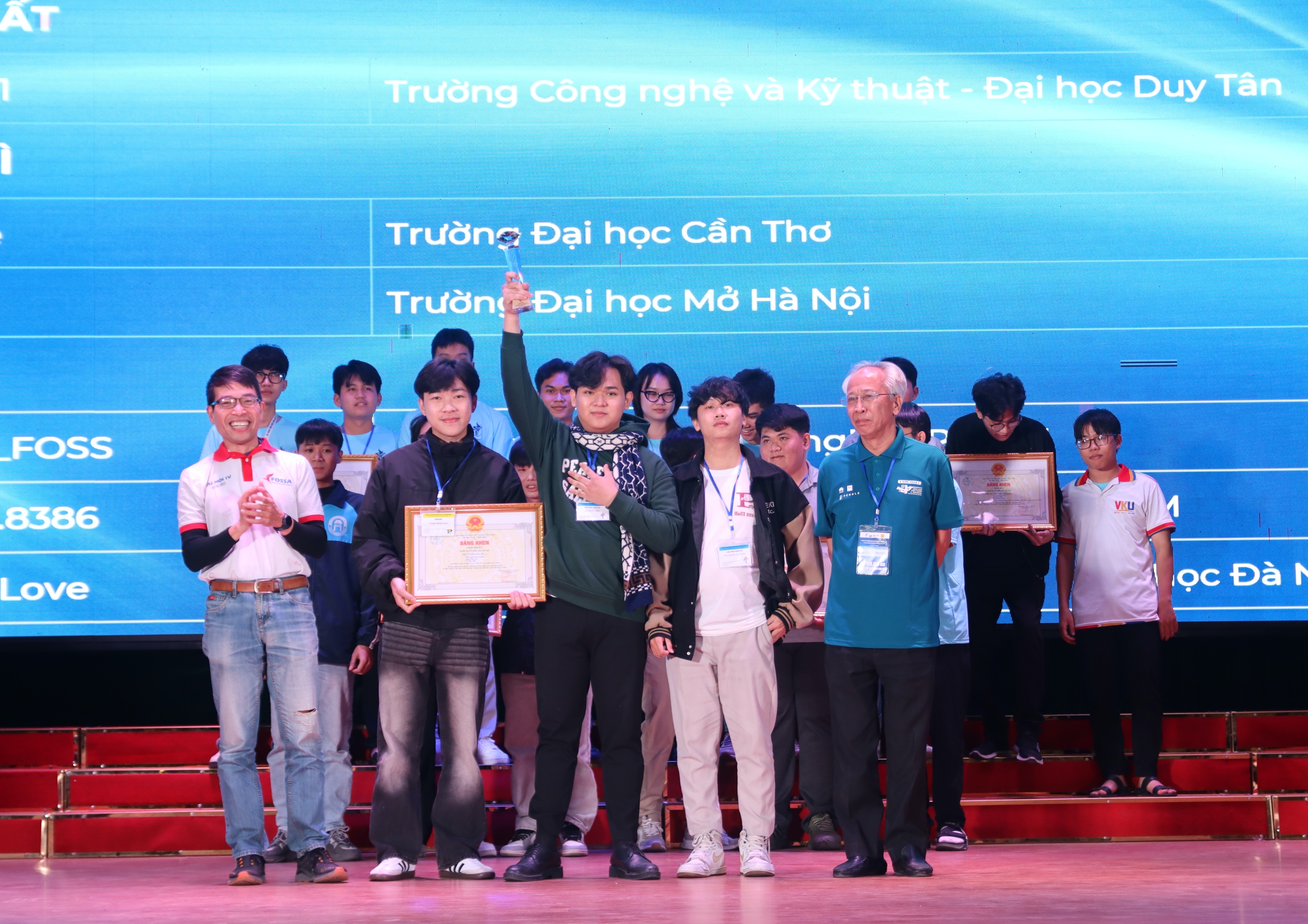 OLP’24 - Procon - ICPC Asia Hanoi: Việt Nam giành 2 Huy chương Vàng tại ICPC Asia Hanoi 2024