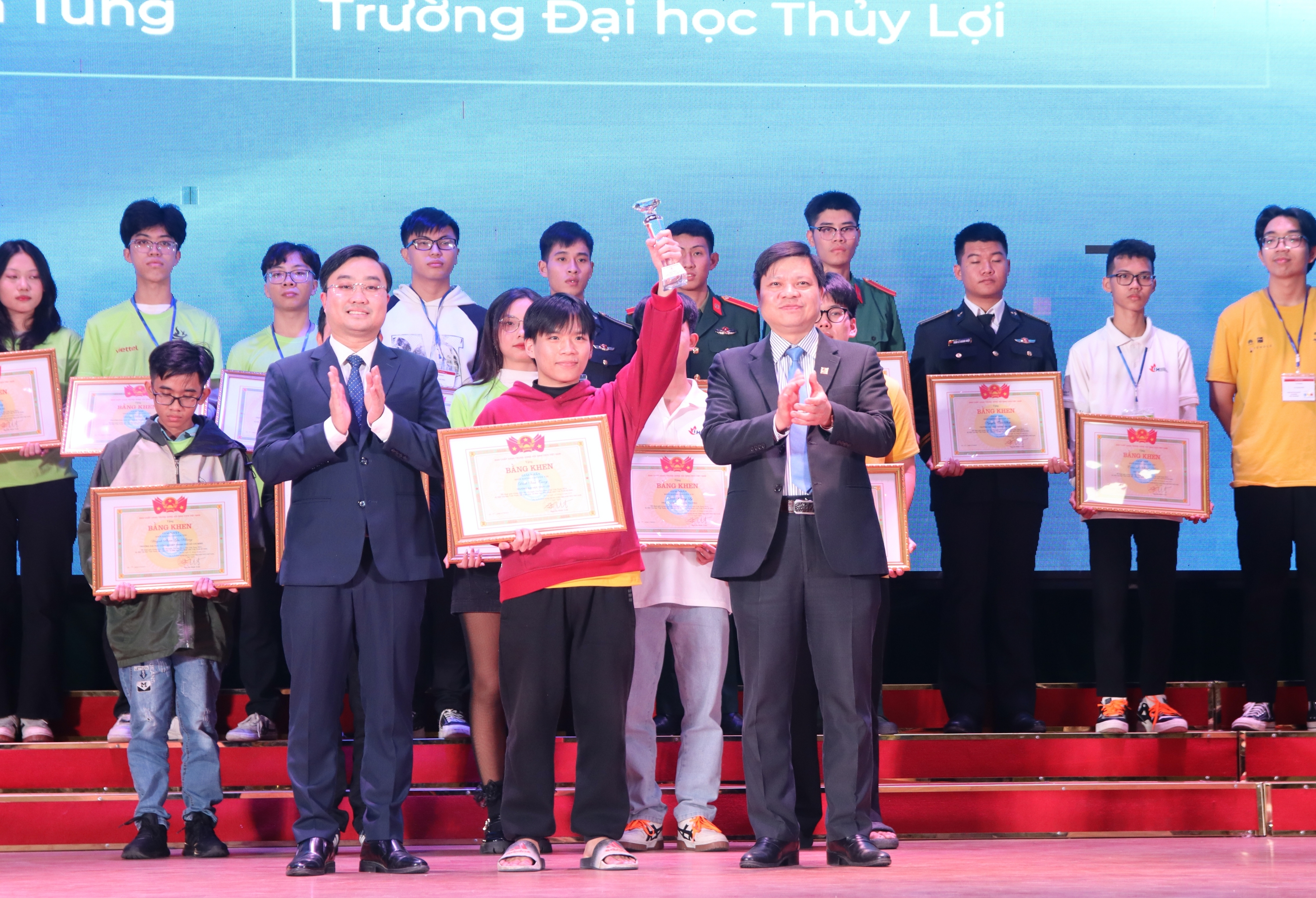 OLP’24 - Procon - ICPC Asia Hanoi: Việt Nam giành 2 Huy chương Vàng tại ICPC Asia Hanoi 2024