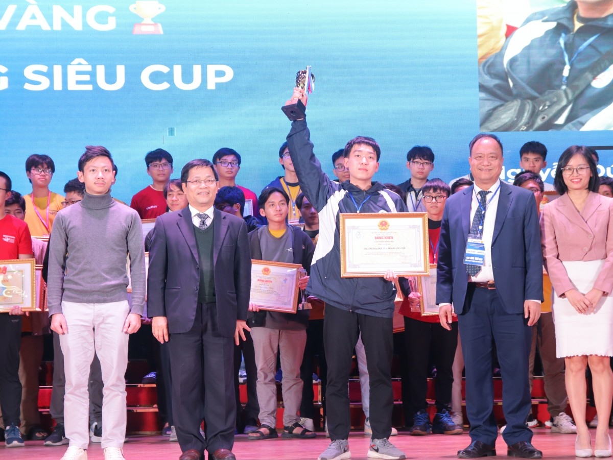 Sinh viên ĐH Kinh tế Quốc dân vô địch Siêu CUP OLP’24