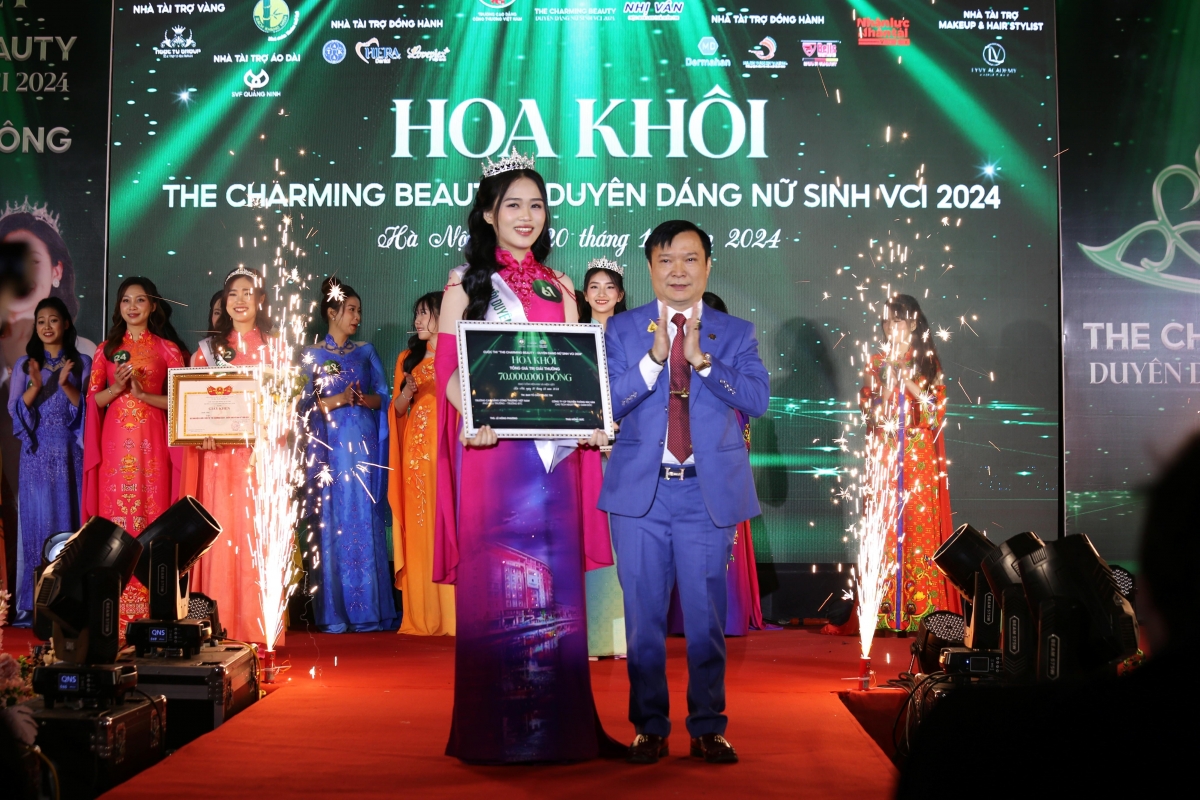 Cuộc thi Duyên dáng nữ sinh VCI 2024 tìm ra chủ nhân xứng đáng cho chiếc vương miện