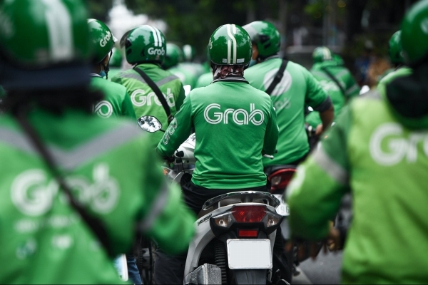 Thị trường gọi xe công nghệ cạnh tranh khốc liệt, Grab Việt Nam có thể bứt phá?