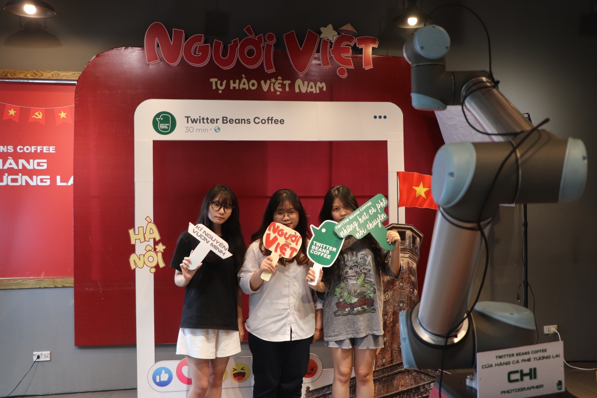 Đưa Robot dịch vụ vào xã hội 4.0 trong thời đại kỷ nguyên vươn mình