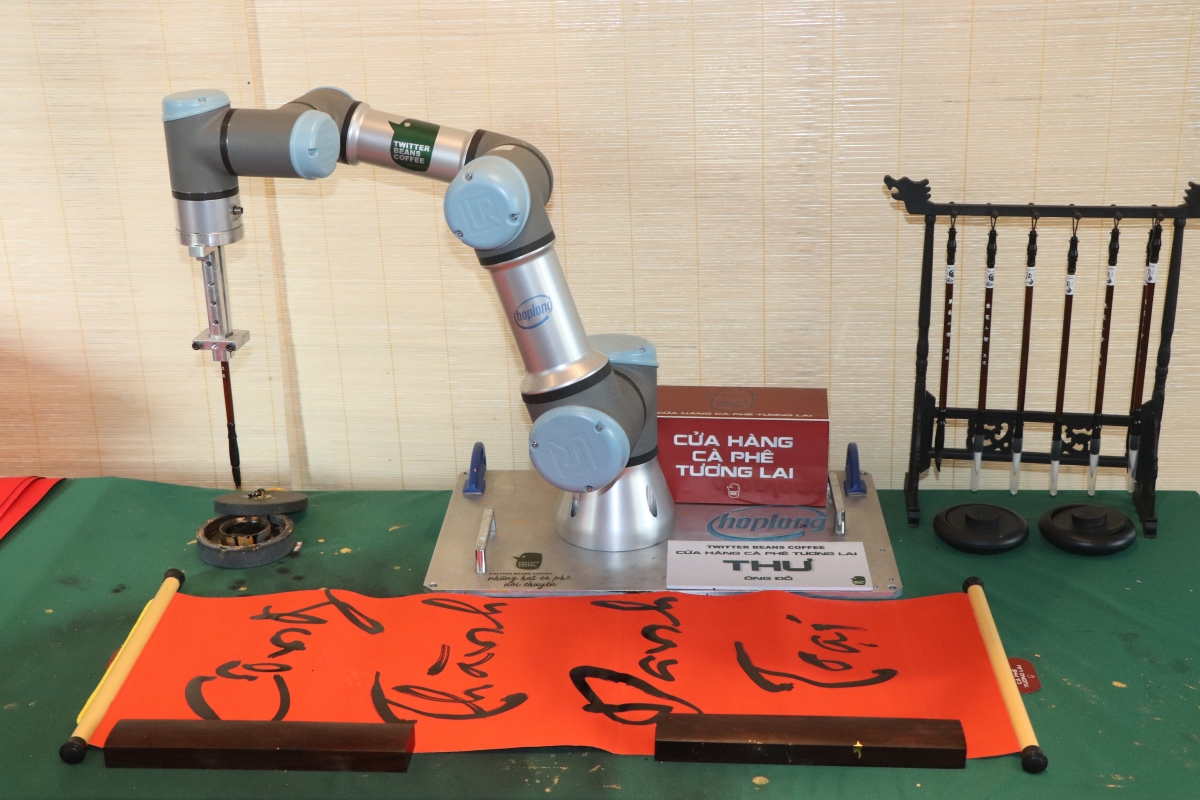 Đưa Robot dịch vụ vào xã hội 4.0 trong thời đại kỷ nguyên vươn mình