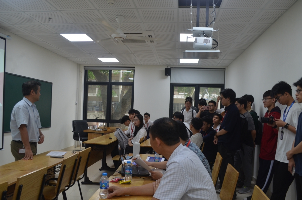 Trường Điện - Điện tử lựa chọn 27 đề tài nghiên cứu khoa học xuất sắc từ sinh viên