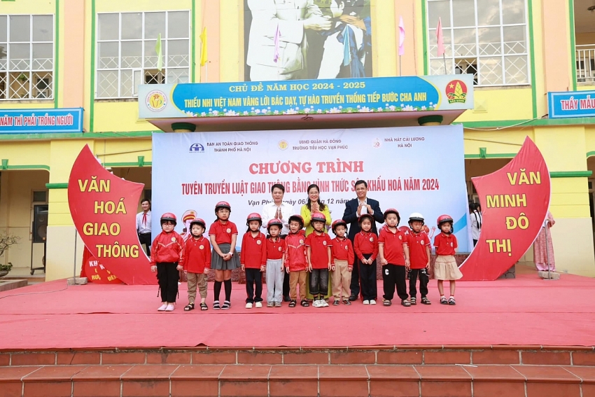 Trường Tiểu học Vạn Phúc: Học sinh là trung tâm, giáo dục là yêu thương