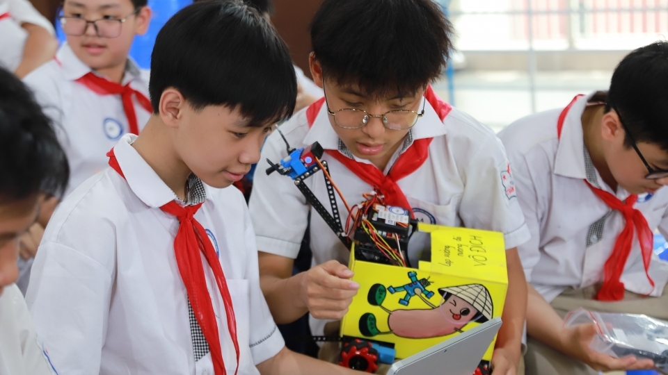 Sôi nổi Cuộc thi Robotics quận Ba Đình (Hà Nội) với chủ đề “Bảo vệ môi trường biển”