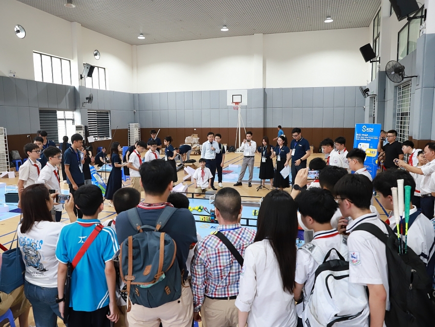 Sôi nổi Cuộc thi Robotics quận Ba Đình (Hà Nội) với chủ đề “Bảo vệ môi trường biển”