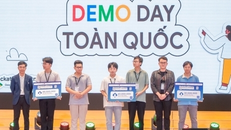 Chung kết GDGoC Hackathon Vietnam 2025: Tôn vinh giải pháp AI có trách nhiệm của thế hệ trẻ