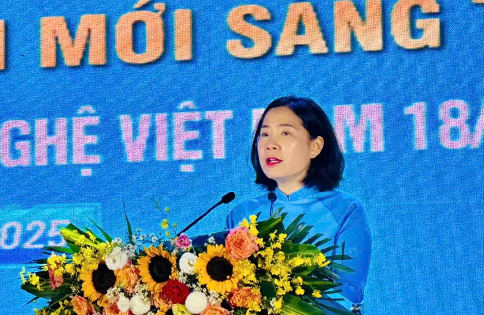 Tôn vinh phụ nữ Thủ đô ứng dụng công nghệ thúc đẩy chuyển đổi số, kinh tế số