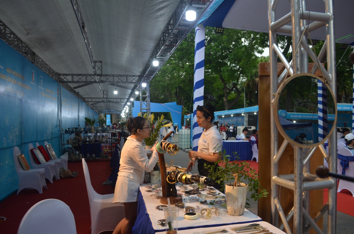 Tôn vinh phụ nữ Thủ đô ứng dụng công nghệ thúc đẩy chuyển đổi số, kinh tế số