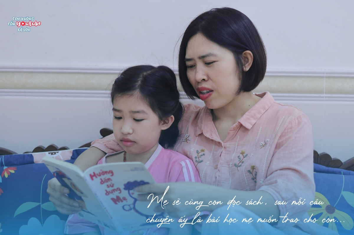 Trang sách mẹ dệt tuổi thơ cho con. Ảnh: Quỳnh Anh