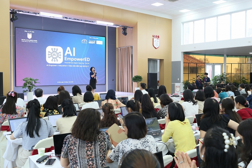 Giáo viên Thủ đô lên dây cót thời AI: Giảm áp lực dạy - học, tăng chiều sâu tri thức