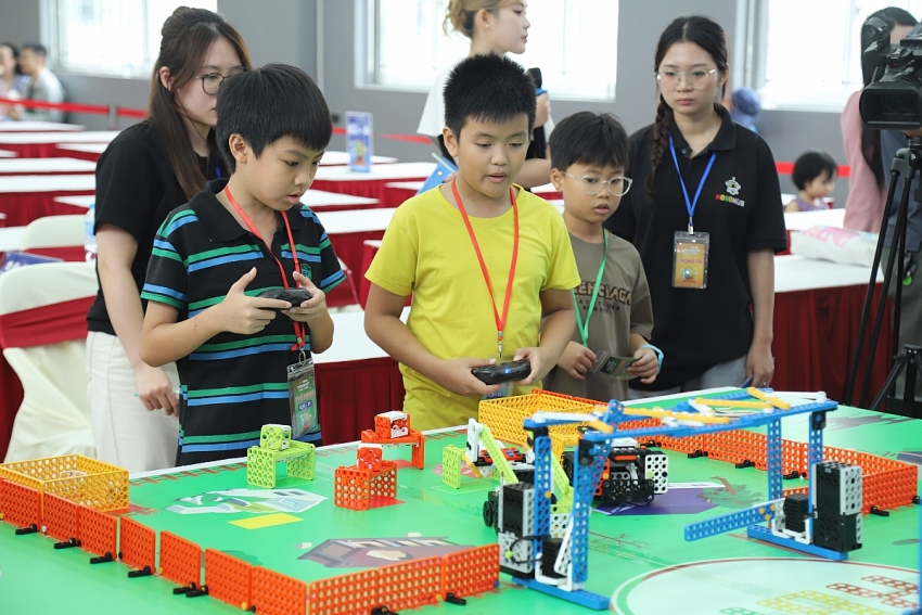 Chung kết STEAMCUP 2024 - 2025: Học sinh Hà Nội tranh tài mô phỏng cứu trợ thiên tai
