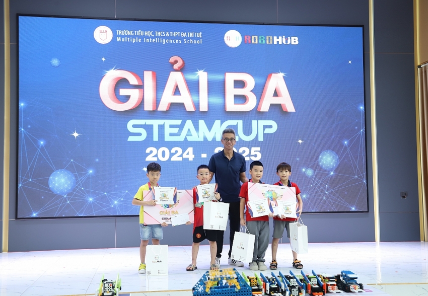 Chung kết STEAMCUP 2024 - 2025: Học sinh Hà Nội tranh tài mô phỏng cứu trợ thiên tai