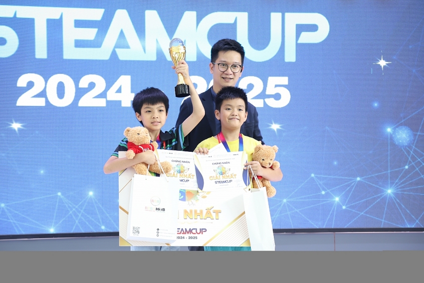Chung kết STEAMCUP 2024 - 2025: Học sinh Hà Nội tranh tài mô phỏng cứu trợ thiên tai