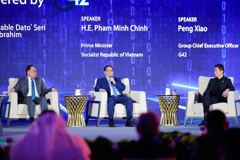 Thủ tướng: Nếu không được chuyển giao, Việt Nam vẫn phải tự chủ phát triển công nghệ cao