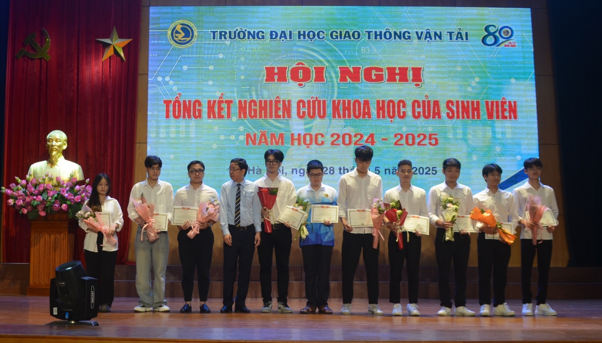 Đề tài NCKH sinh viên Trường Đại học Giao thông Vận tải có tính sáng tạo và ứng dụng thực tiễn cao