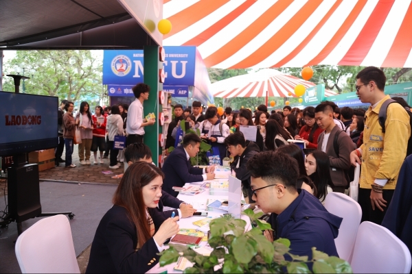 Nhiều trường đại học ở Hà Nội chính thức mở hồ sơ xét tuyển
