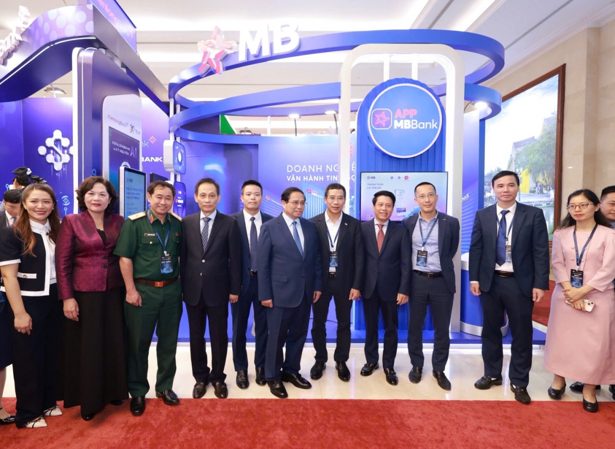 Tin tức ngân hàng nổi bật tuần qua: MB trình diễn Biz MBBank tại sự kiện chuyển đổi số