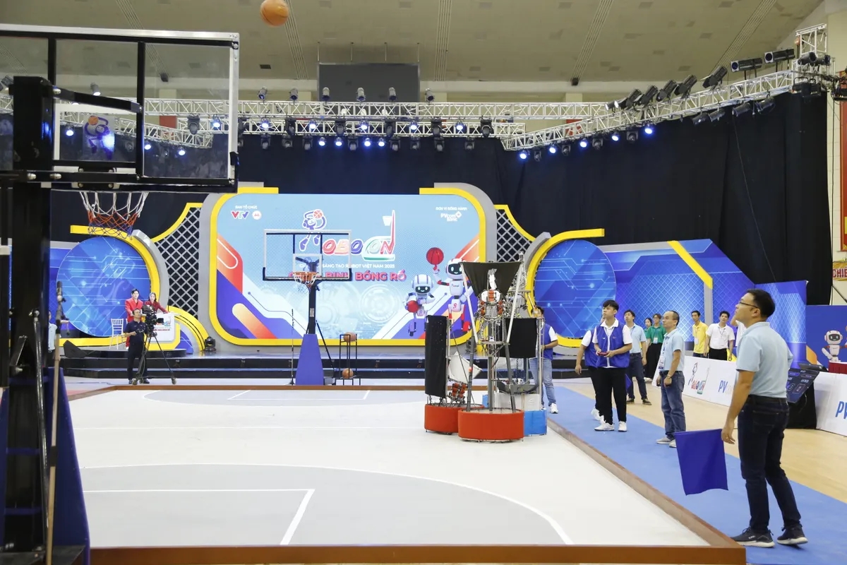 Vô địch Robocon Việt Nam 2025