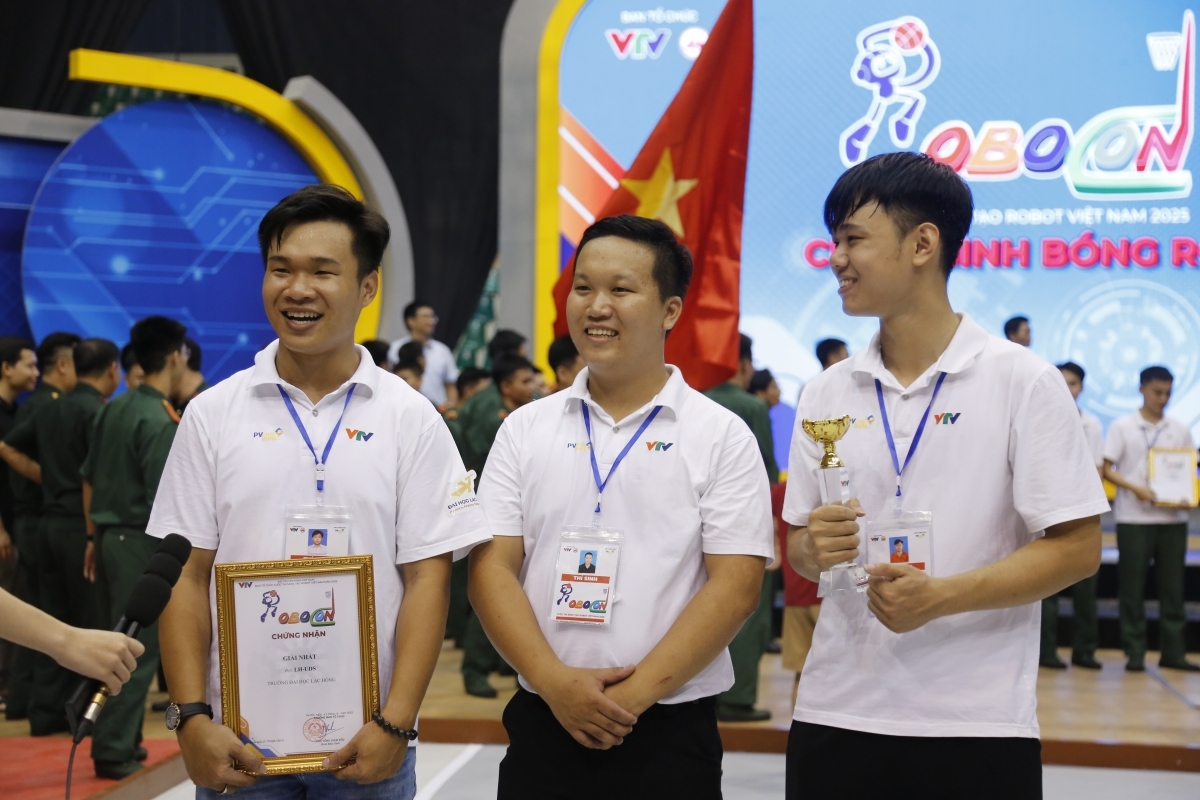 LH-UDS giành ngôi Vô địch Robocon Việt Nam 2025
