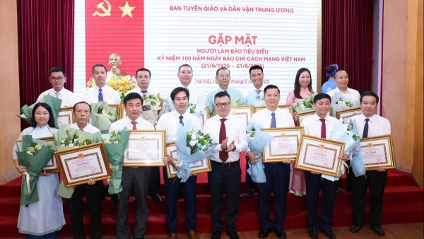 Ban Tuyên giáo và Dân vận Trung ương gặp mặt, tuyên dương người làm báo tiêu biểu toàn quốc