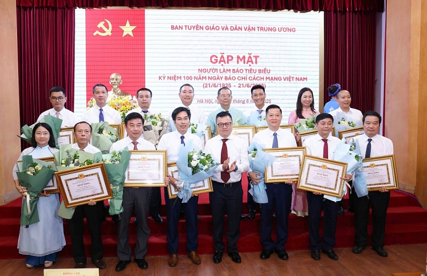 Ban Tuyên giáo và Dân vận Trung ương gặp mặt, tuyên dương người làm báo tiêu biểu toàn quốc