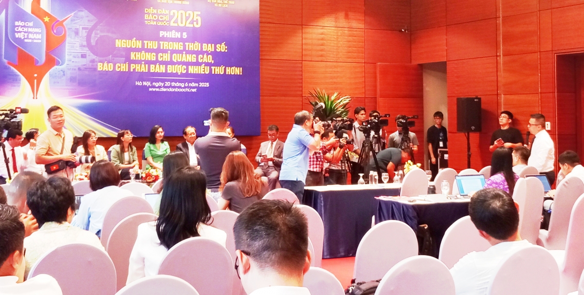 Câu chuyện thu phí từ độc giả vẫn là “giấc mơ xa” nhưng không thể không làm