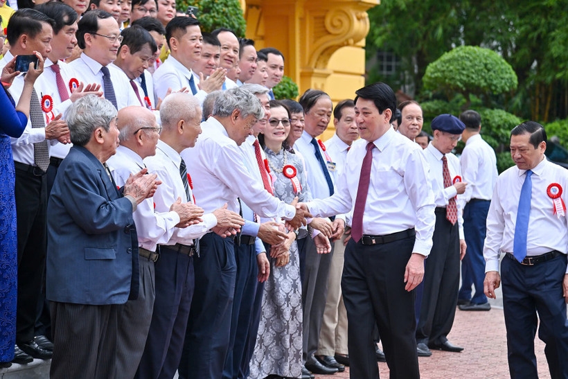 Chủ tịch nước gặp mặt, tuyên dương người làm báo tiêu biểu toàn quốc
