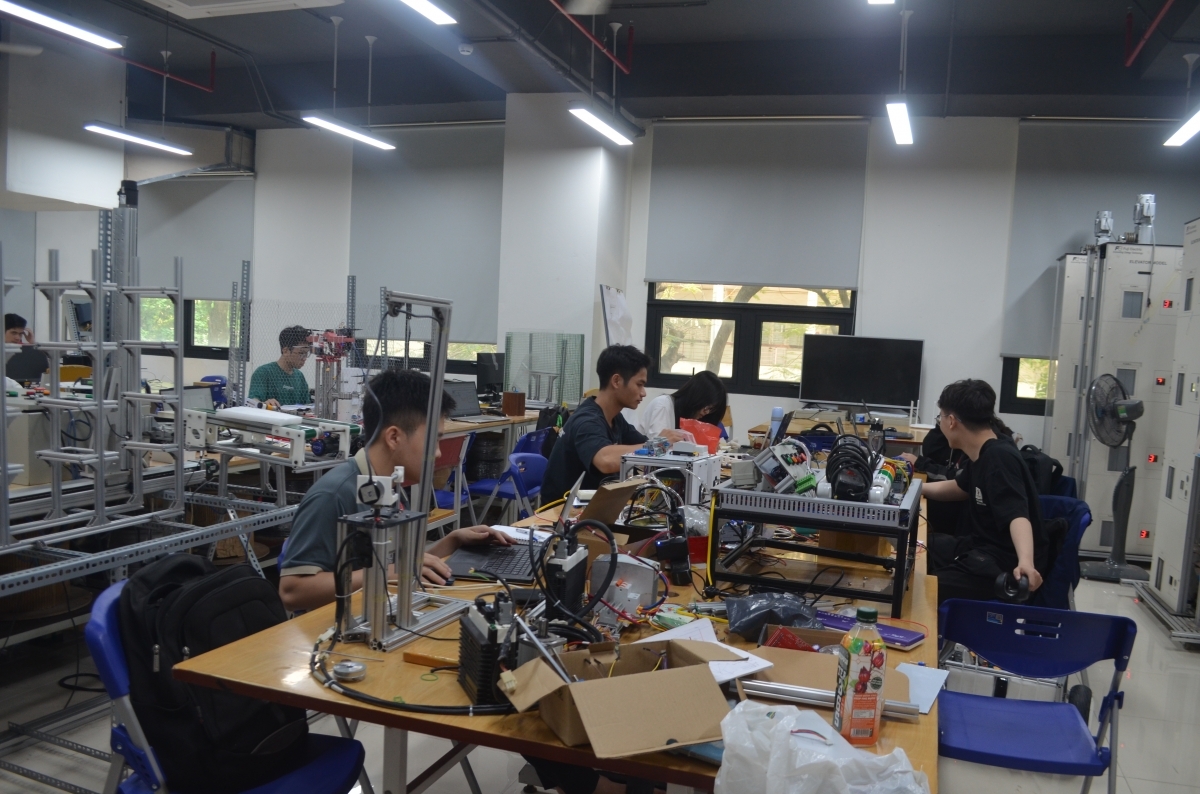 Sinh viên lĩnh vực khoa học, công nghệ được đề xuất hỗ trợ 3,6 triệu đồng/tháng