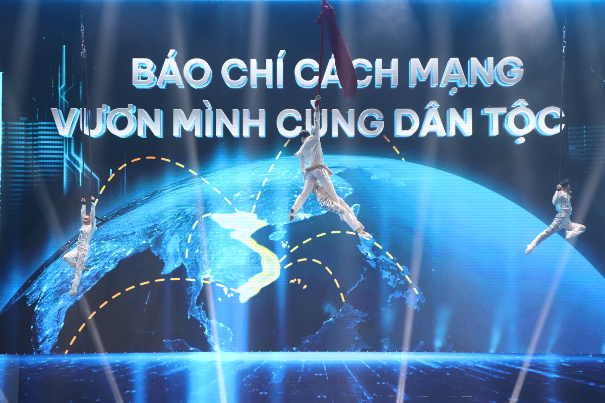Thép và lửa - Vẻ đẹp của nghề báo được tôn vinh trong đêm trao giải Thép và lửa - Vẻ đẹp của nghề báo được tôn vinh trong đêm trao giải