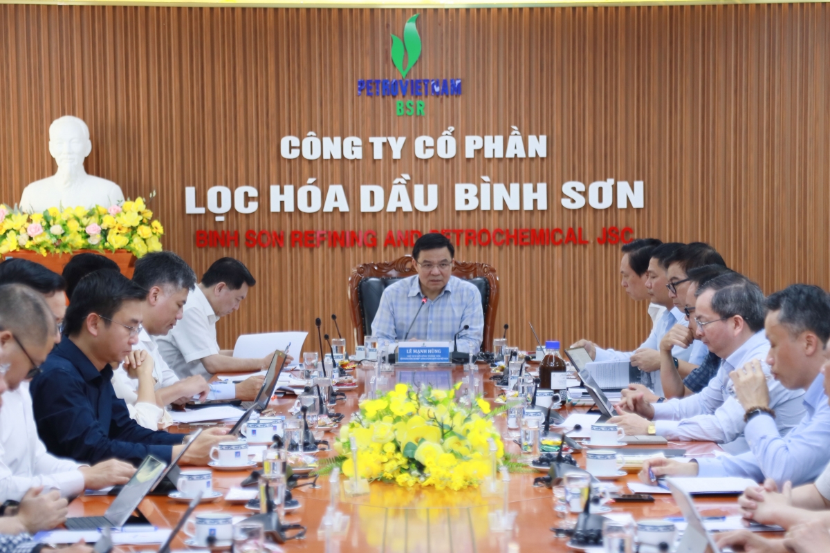 Ông Lê Mạnh Hùng - Chủ tịch HĐTV Petrovietnam yêu cầu BSR các giải pháp về mô hình kinh doanh, hiệu quả bền vững, khoa học công nghệ, dịch chuyển năng lượng… để tiếp tục phát triển đột phá, phù hợp với xu hướng chuyển dịch trong giai đoạn 2026 - 2030.