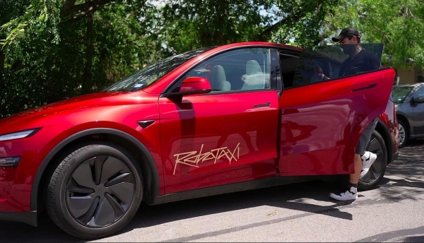 Robotaxi: Cuộc đua xe tự hành giữa Tesla và Volkswagen chính thức bắt đầu