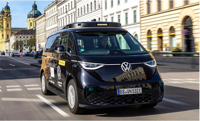 Robotaxi: Cuộc đua xe tự hành giữa Tesla và Volkswagen chính thức bắt đầu