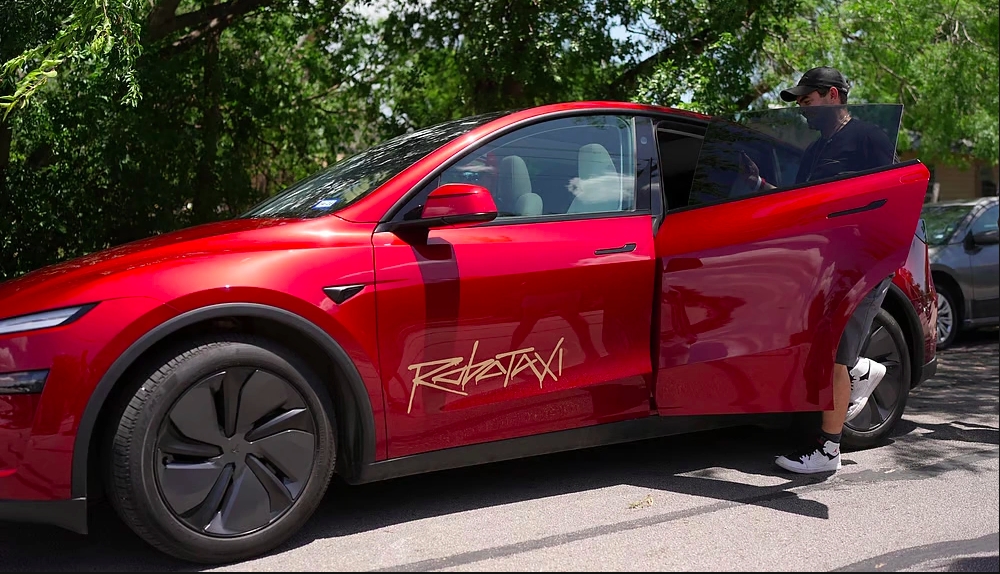 Robotaxi: Cuộc đua xe tự hành giữa Tesla và Volkswagen chính thức bắt đầu