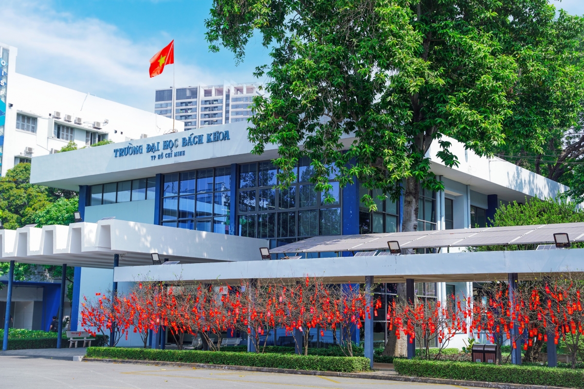 Trường Đại học Bách khoa (ĐHQG-HCM) tuyển dụng Chuyên viên Pháp chế
