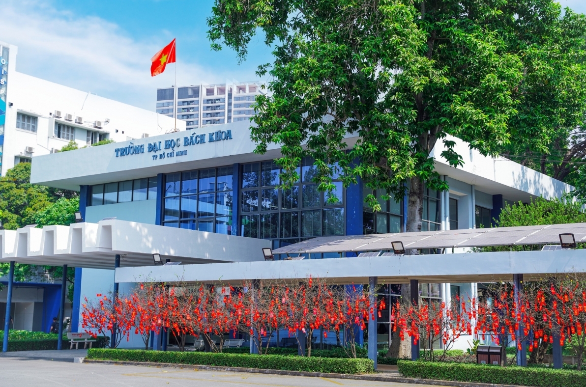 Trường Đại học Bách khoa (ĐHQG-HCM) tuyển dụng Chuyên viên Pháp chế