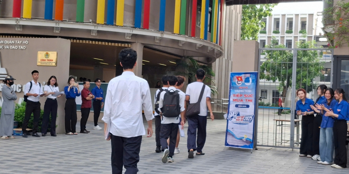 Khoảng 1,16 triệu thí sinh chính thức bước vào kỳ thi tốt nghiệp THPT toàn quốc